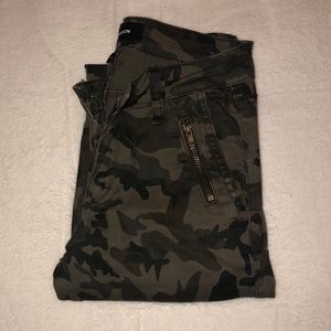 NWOT Ashley Mason camo pants